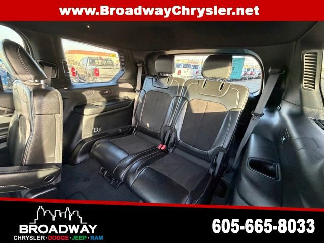 Used 2023 Jeep Grand Cherokee L Laredo image 15