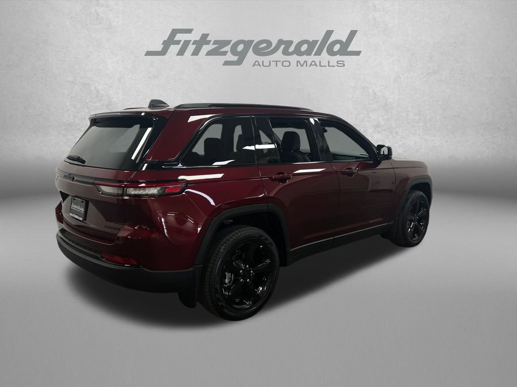 Used 2025 Jeep Grand Cherokee Limited w/ Black Appearance Package RWD image 7