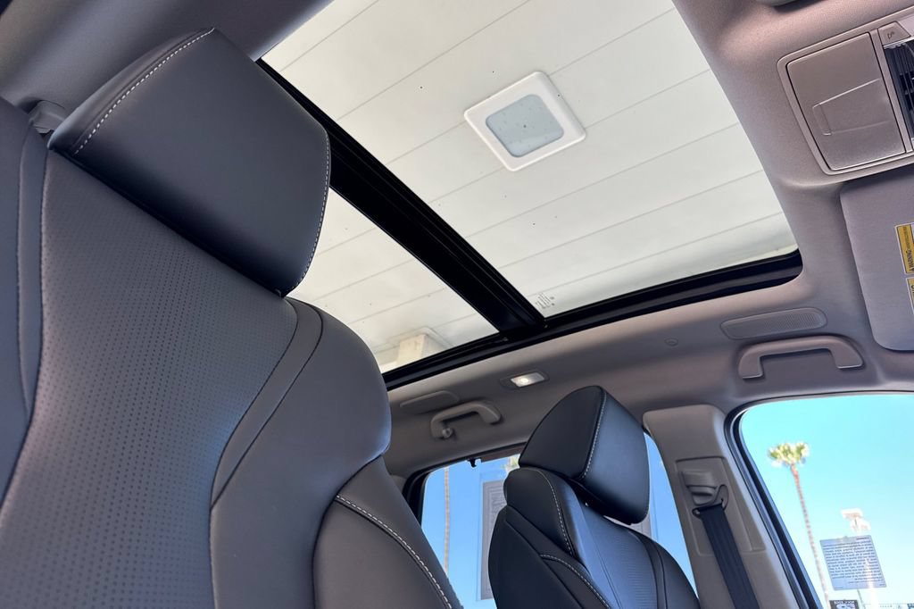 Certified 2026 Acura MDX w/ Technology Package FWD image 22