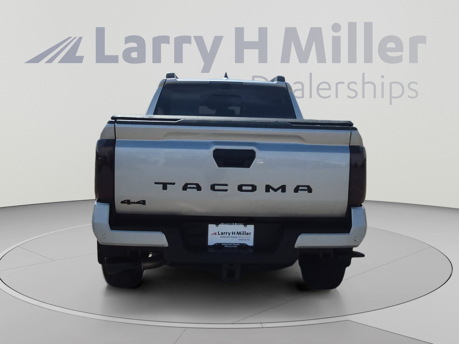 Used 2025 Toyota Tacoma TRD Off-Road w/ TRD Off Road Premium Package AWD/4WD image 4