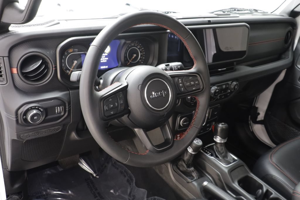 Used 2024 Jeep Wrangler Unlimited Rubicon AWD/4WD image 9