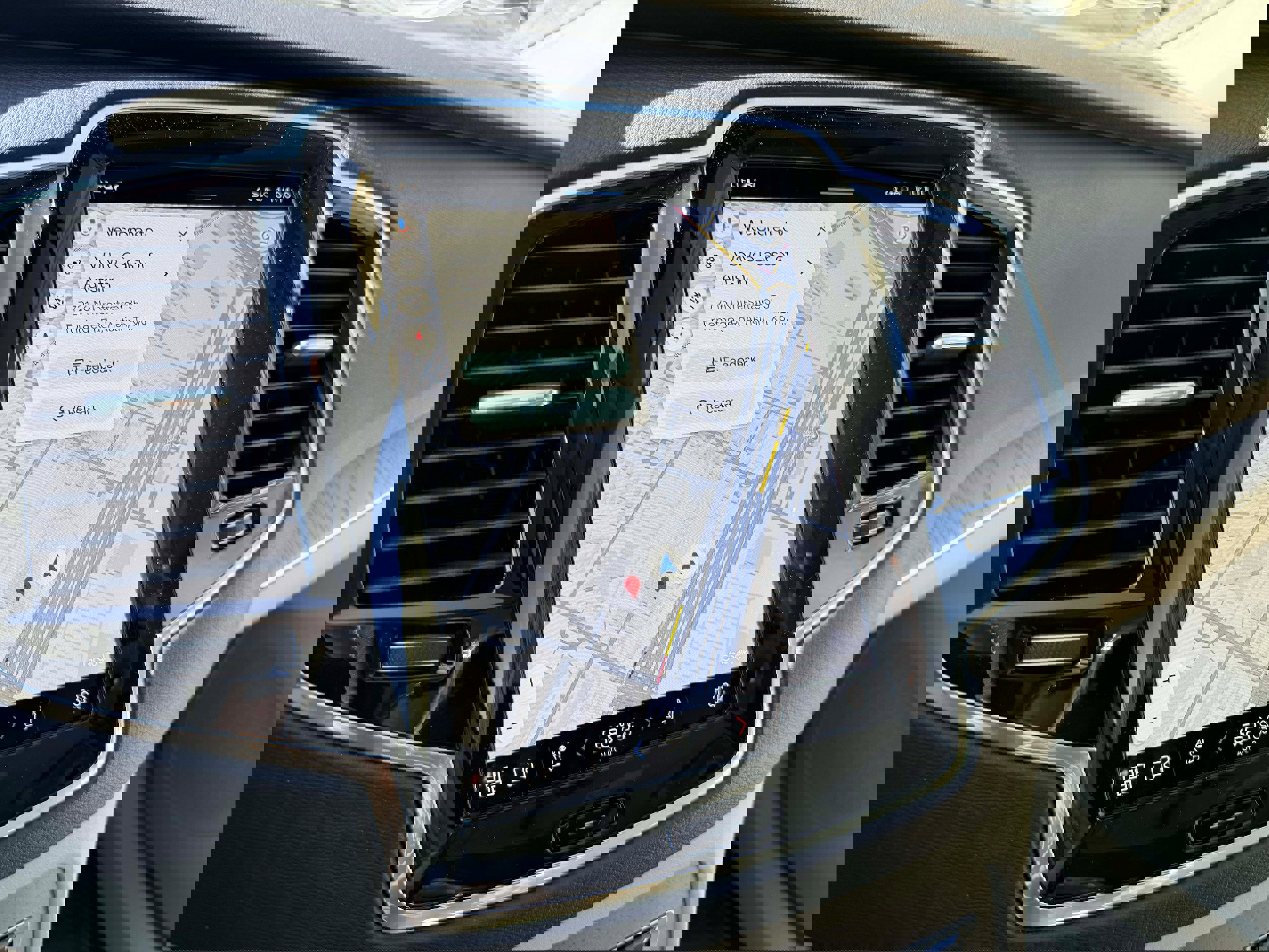 Used 2025 Volvo XC90 B6 Plus w/ Protection Package image 24