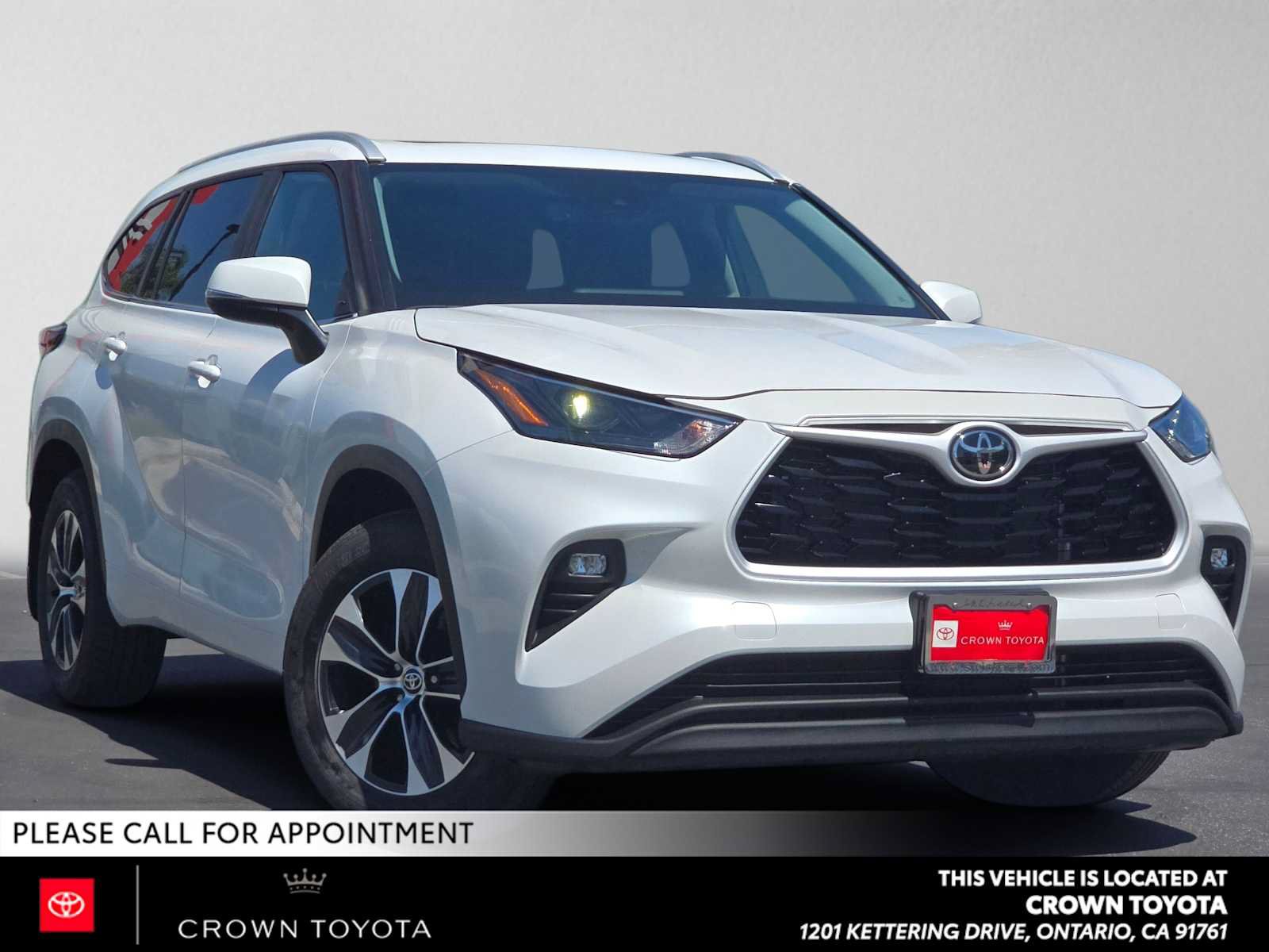 Certified 2026 Toyota Highlander XLE AWD/4WD image 1