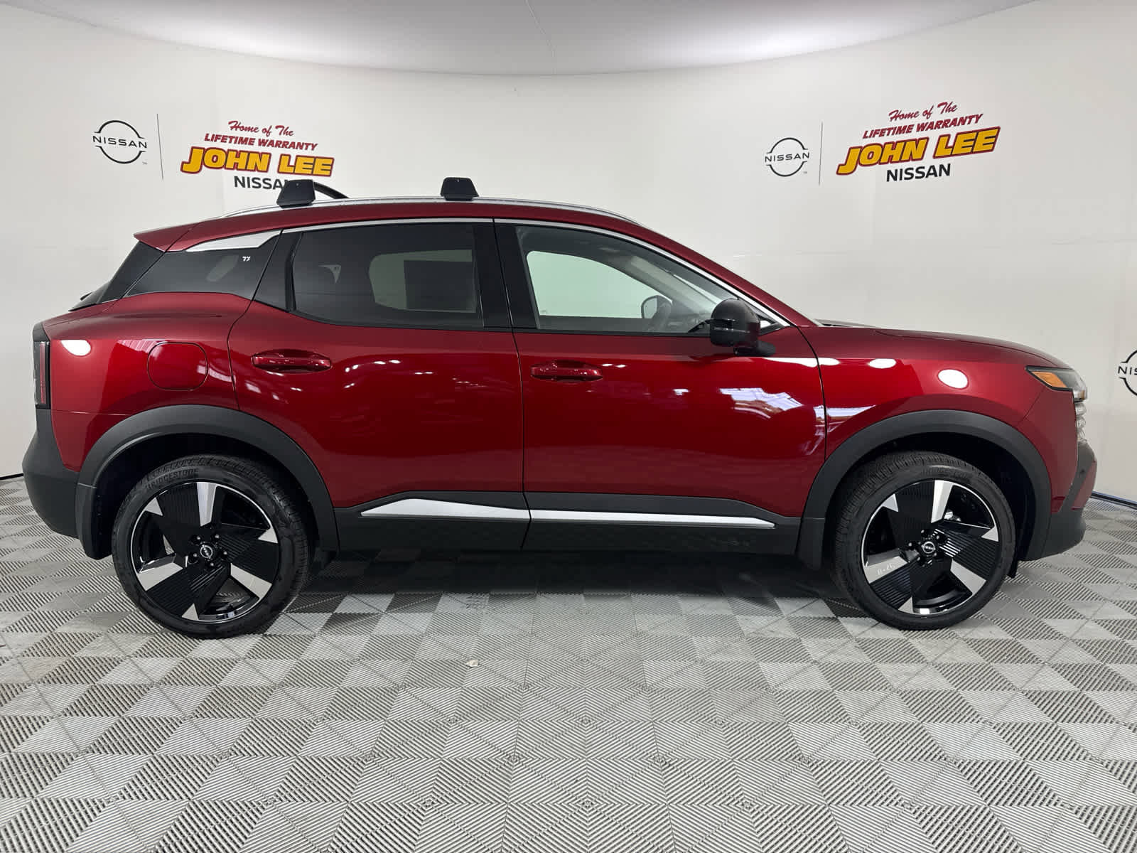 New 2026 Nissan Kicks SR image 7