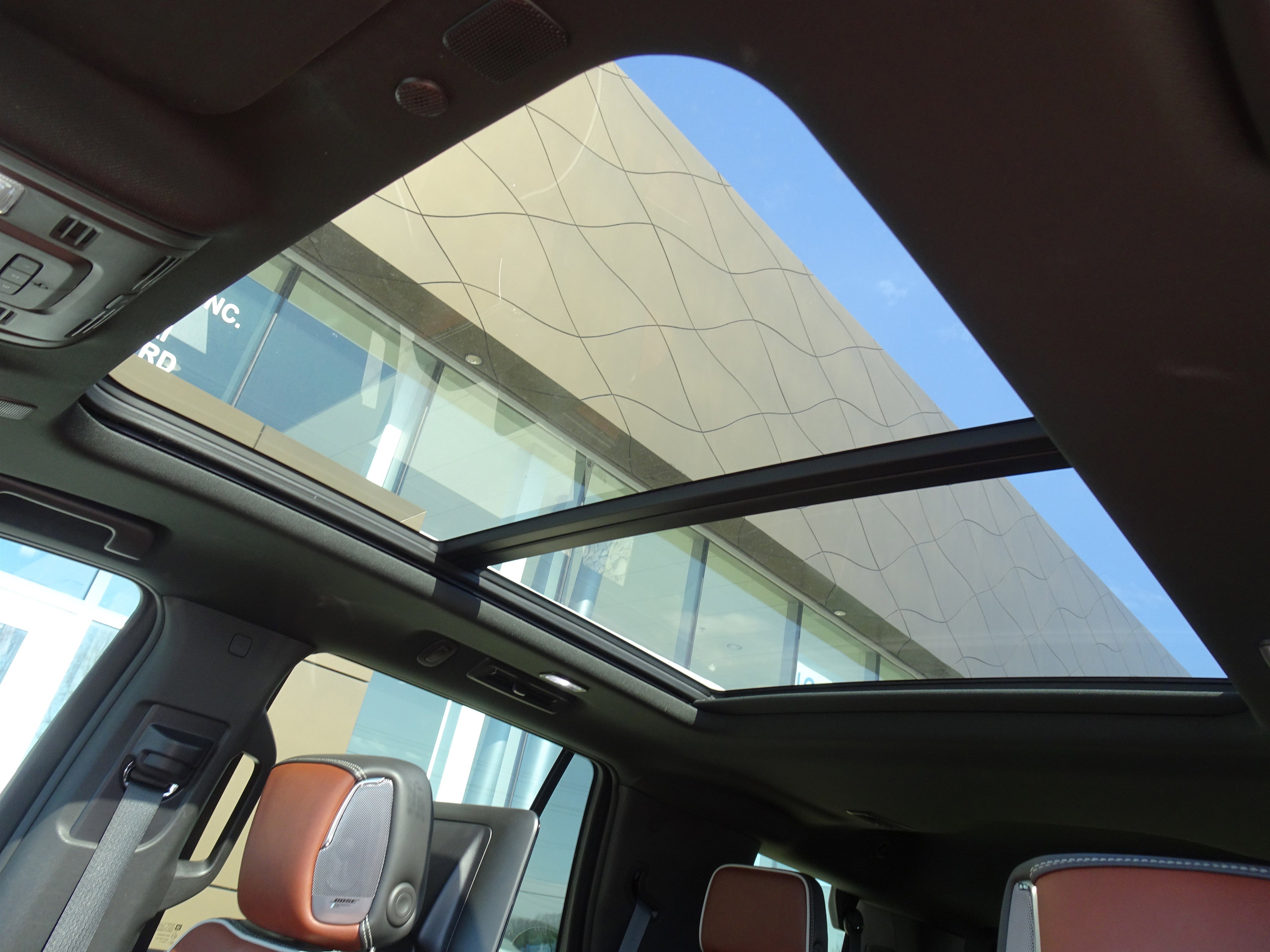 Used 2023 GMC Yukon Denali Ultimate image 11