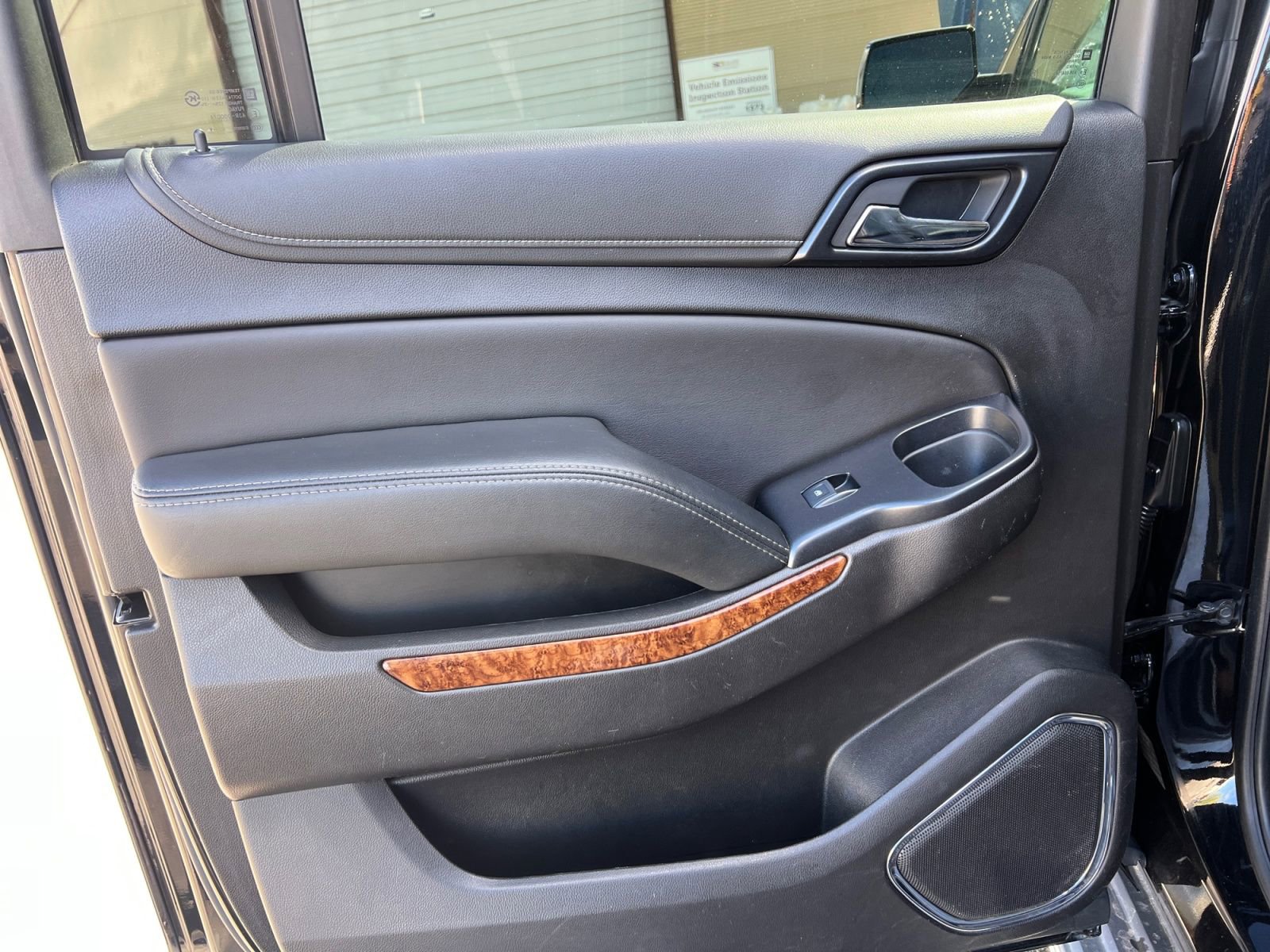 Used 2020 Chevrolet Suburban Premier image 34