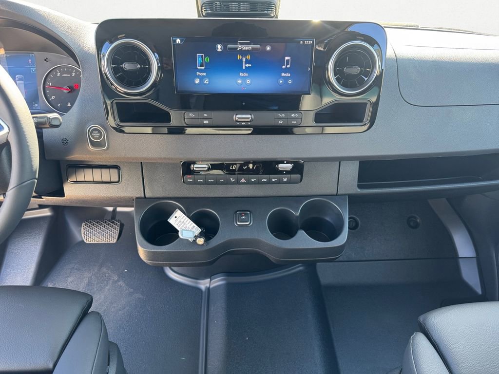 New 2026 Mercedes-Benz Sprinter 2500 image 11