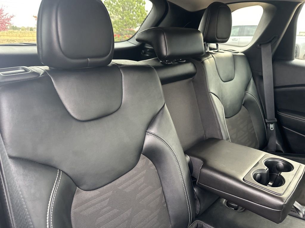 Used 2022 Jeep Cherokee Latitude AWD/4WD image 25