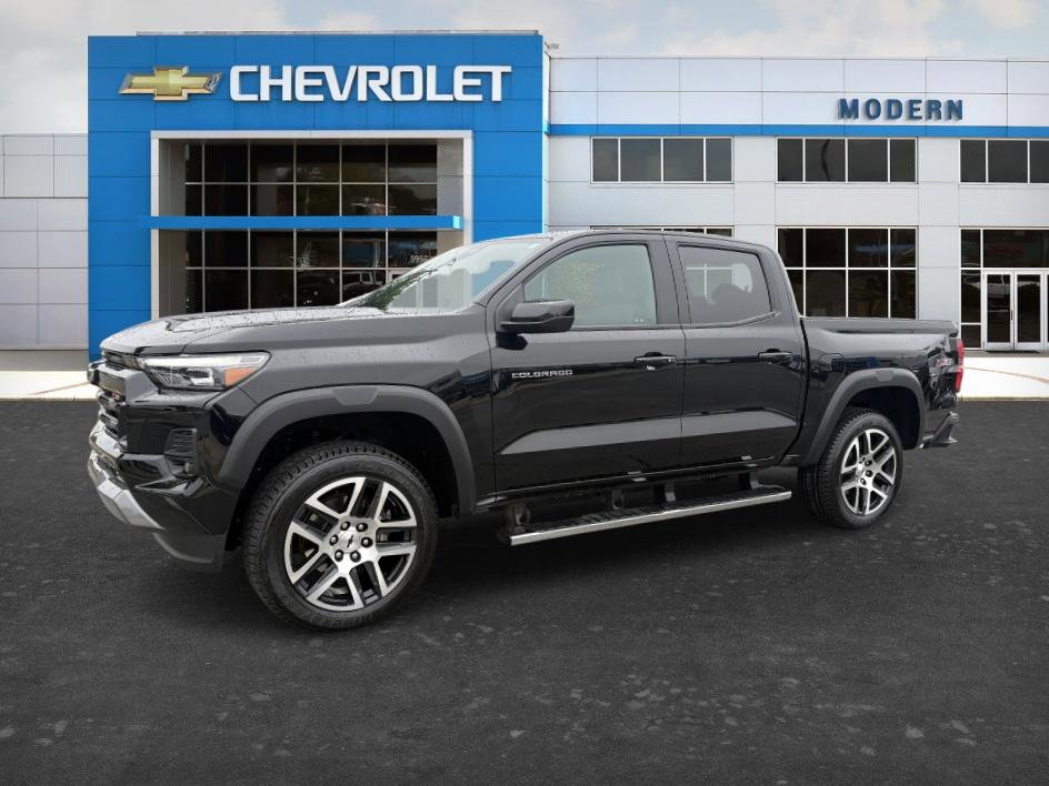 Used 2023 Chevrolet Colorado Z71 w/ Z71 Convenience Package 2