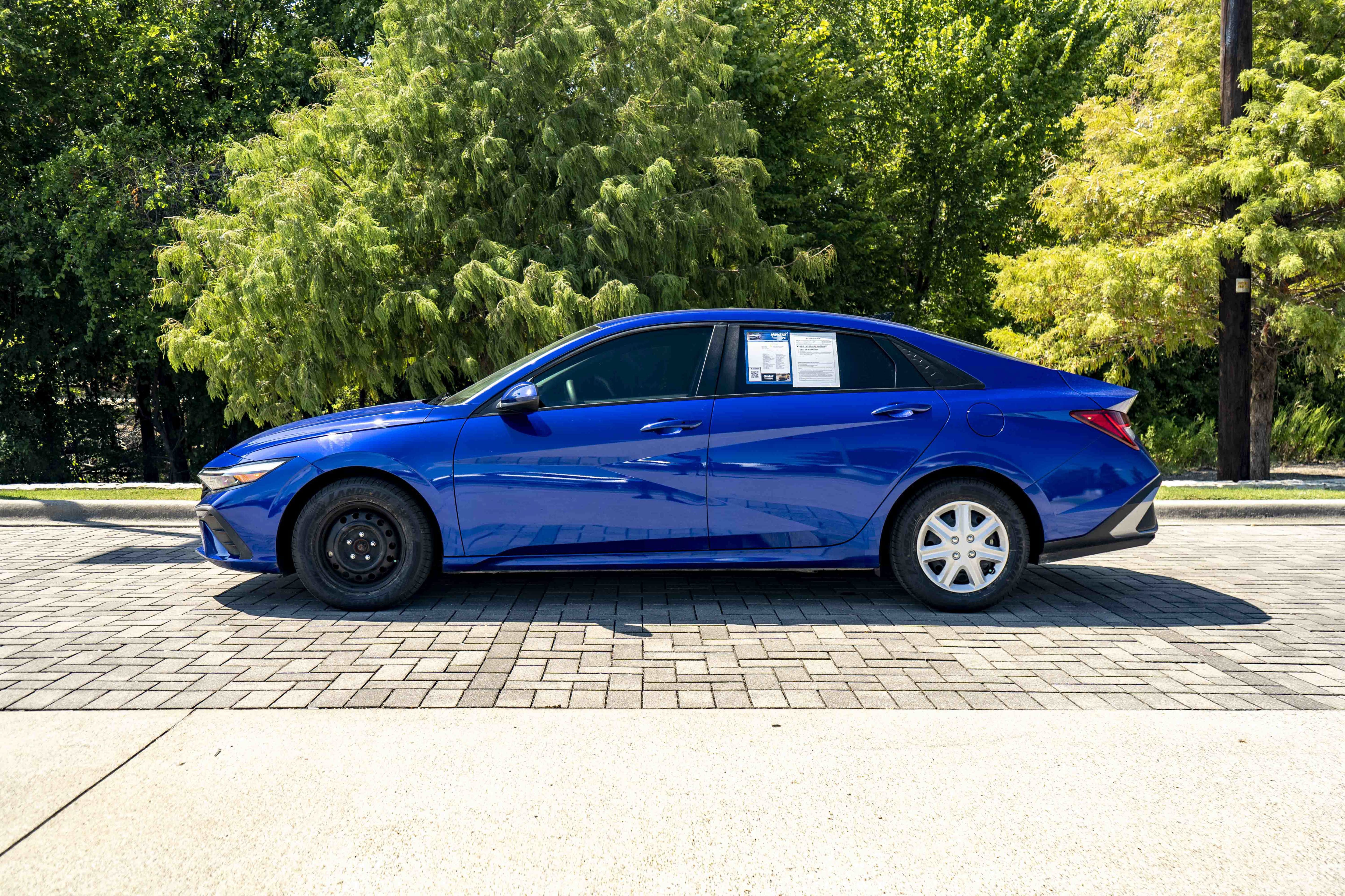 Used 2024 Hyundai Elantra Blue FWD image 5