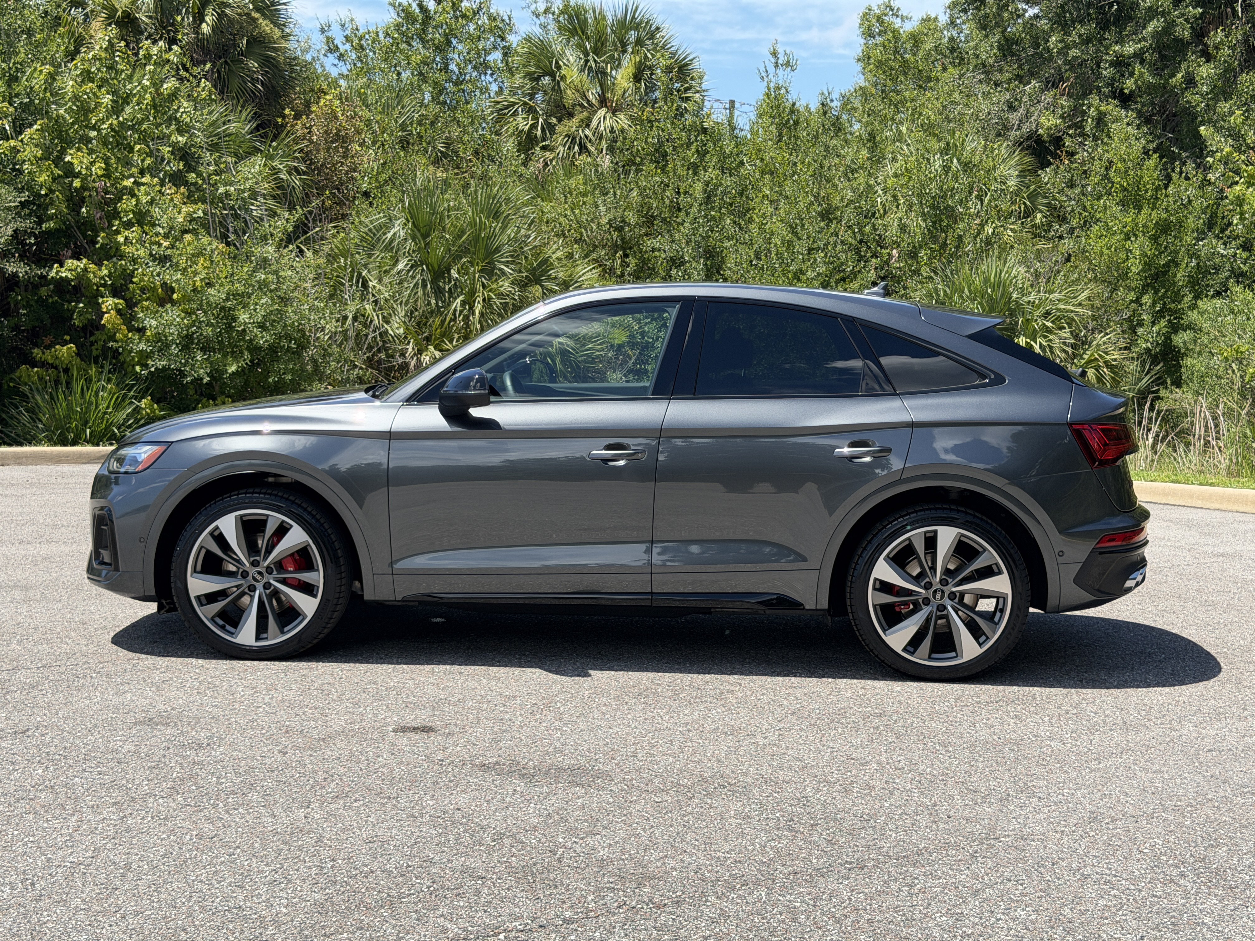 Used 2023 Audi SQ5 Prestige w/ Prestige Package AWD/4WD image 4
