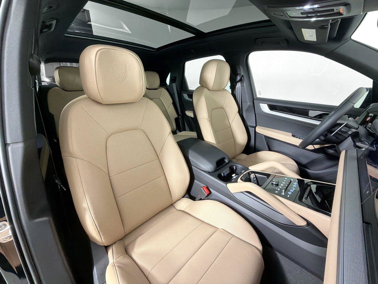 Certified 2026 Porsche Cayenne AWD/4WD image 26