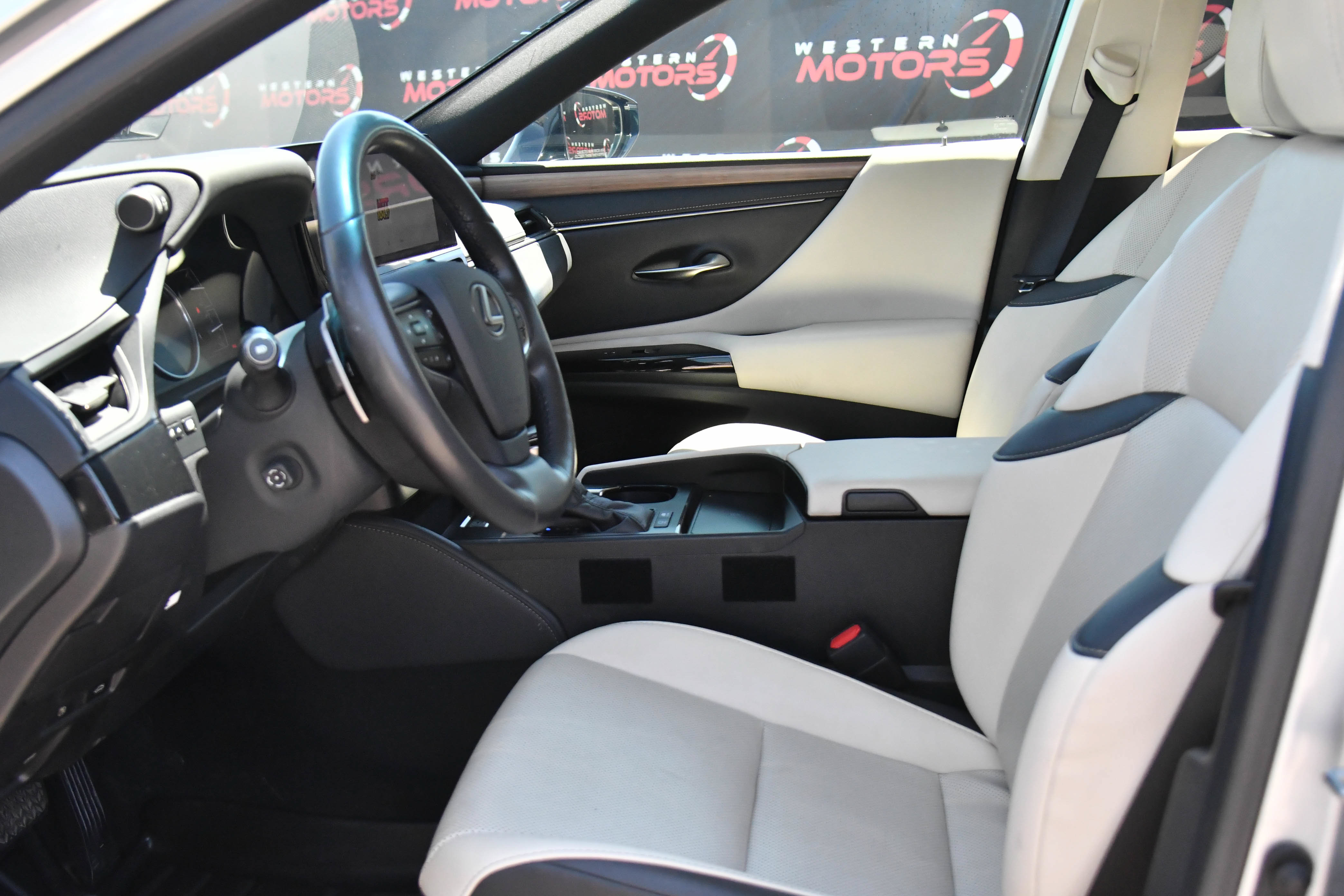 Used 2023 Lexus ES 300h w/ Premium Package FWD image 18