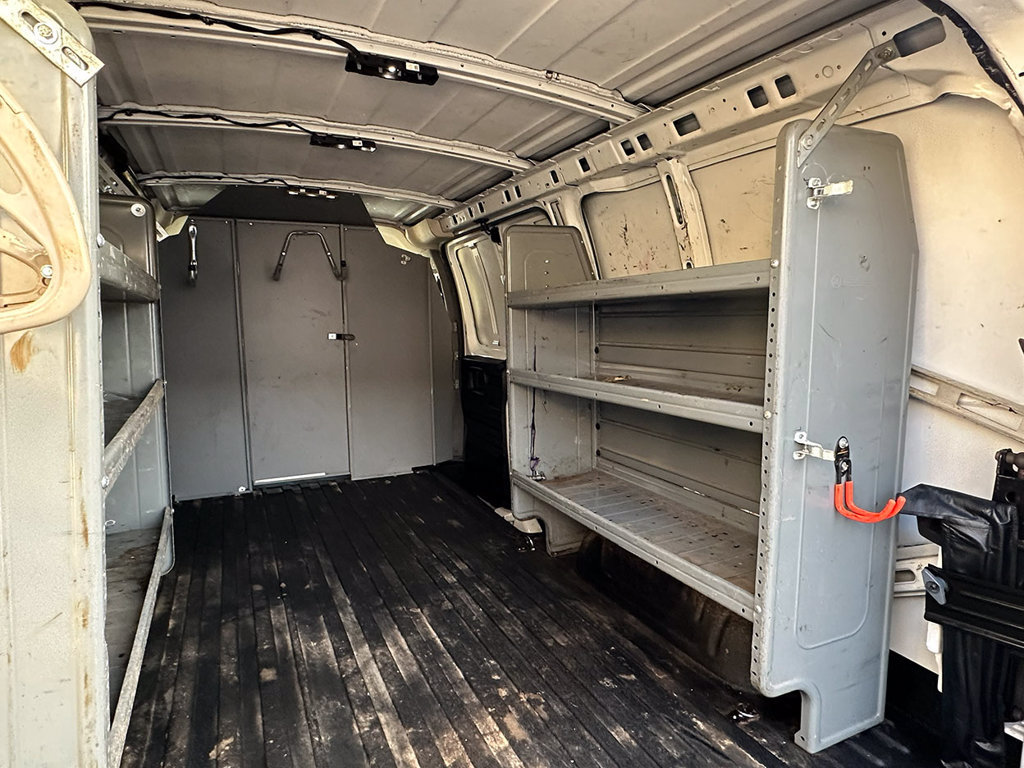 Used 2018 Chevrolet Express 3500 w/ Driver Convenience Package RWD image 18