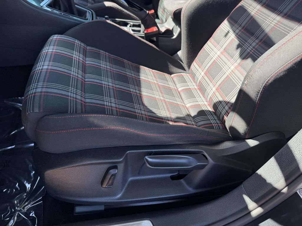 Used 2017 Volkswagen GTI Sport FWD image 14