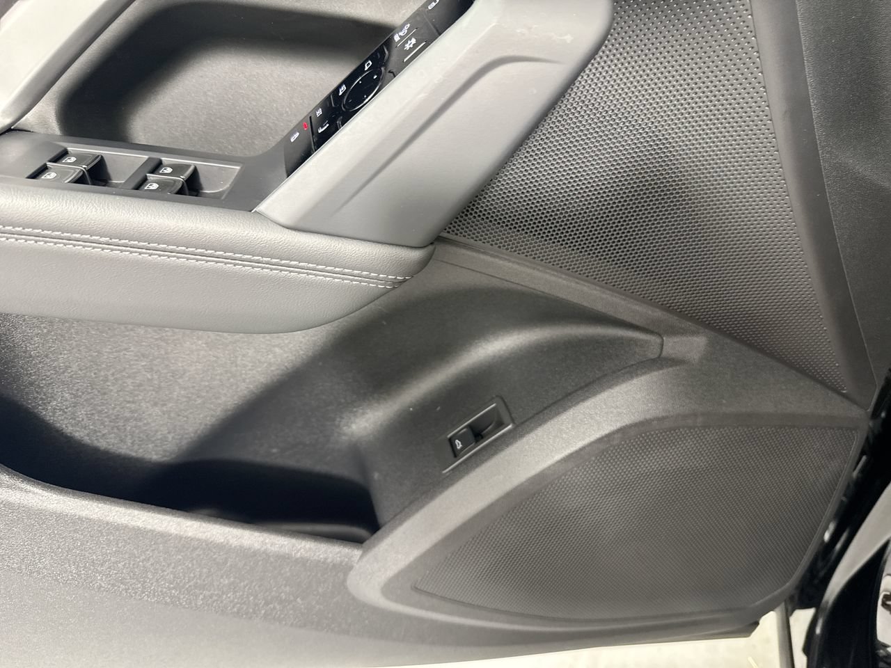 Used 2025 Audi Q5 Premium Plus w/ Premium Plus AWD/4WD image 17