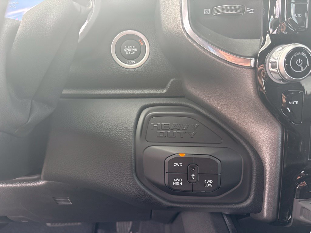 New 2026 RAM 3500 Laramie AWD/4WD image 24