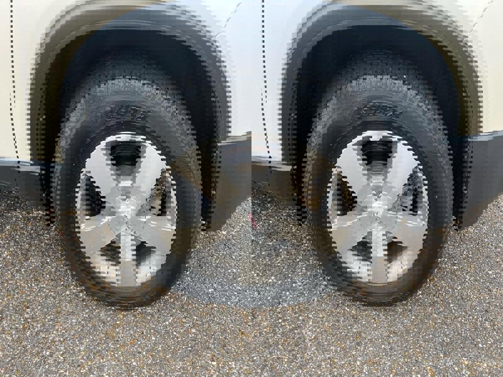 Used 2011 GMC Acadia SLT image 9