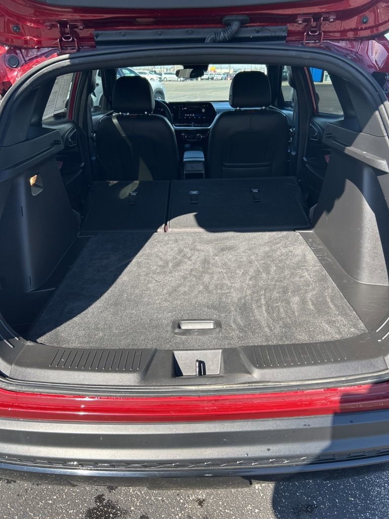 Used 2024 Chevrolet Trax RS w/ Sunroof Package image 11