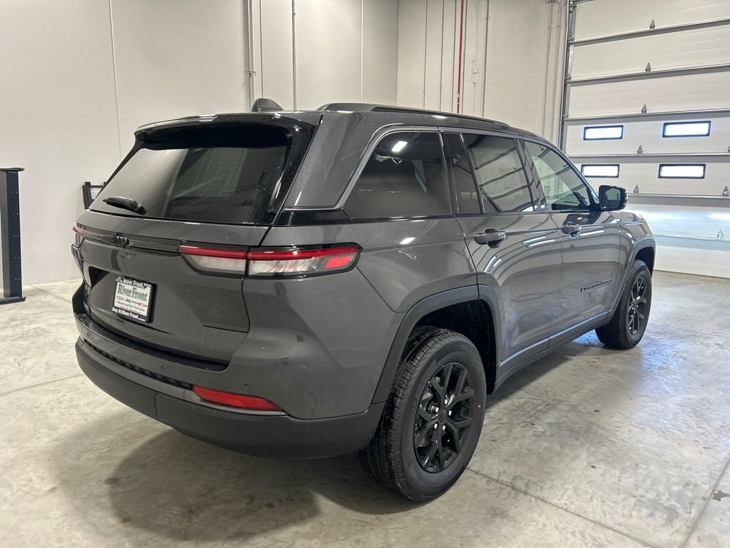 New 2026 Jeep Grand Cherokee Altitude image 6