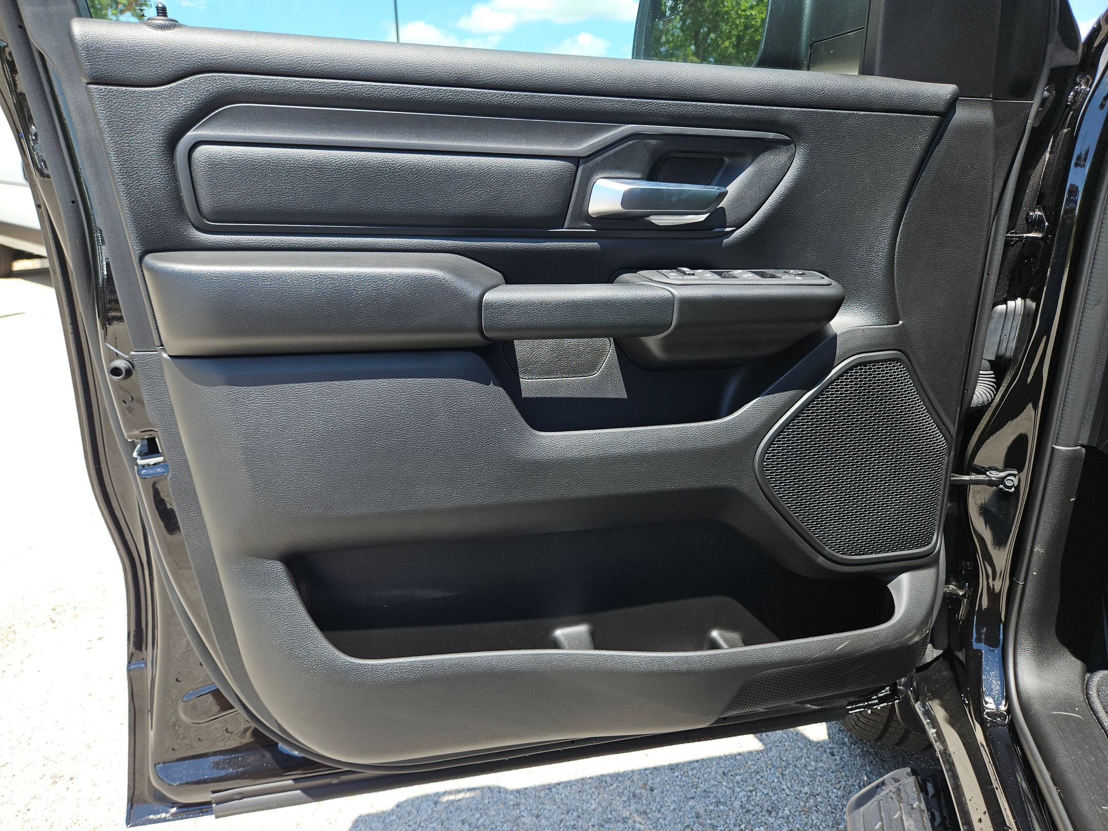 New 2026 RAM 1500 Express AWD/4WD image 11