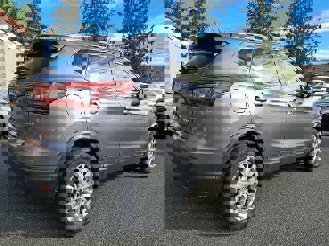 Used 2022 Nissan Rogue Sport SV image 6