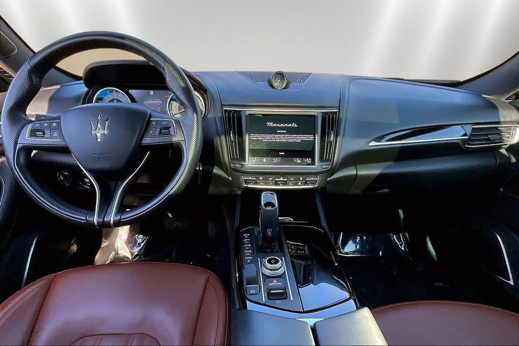 Used 2023 Maserati Levante GT image 7