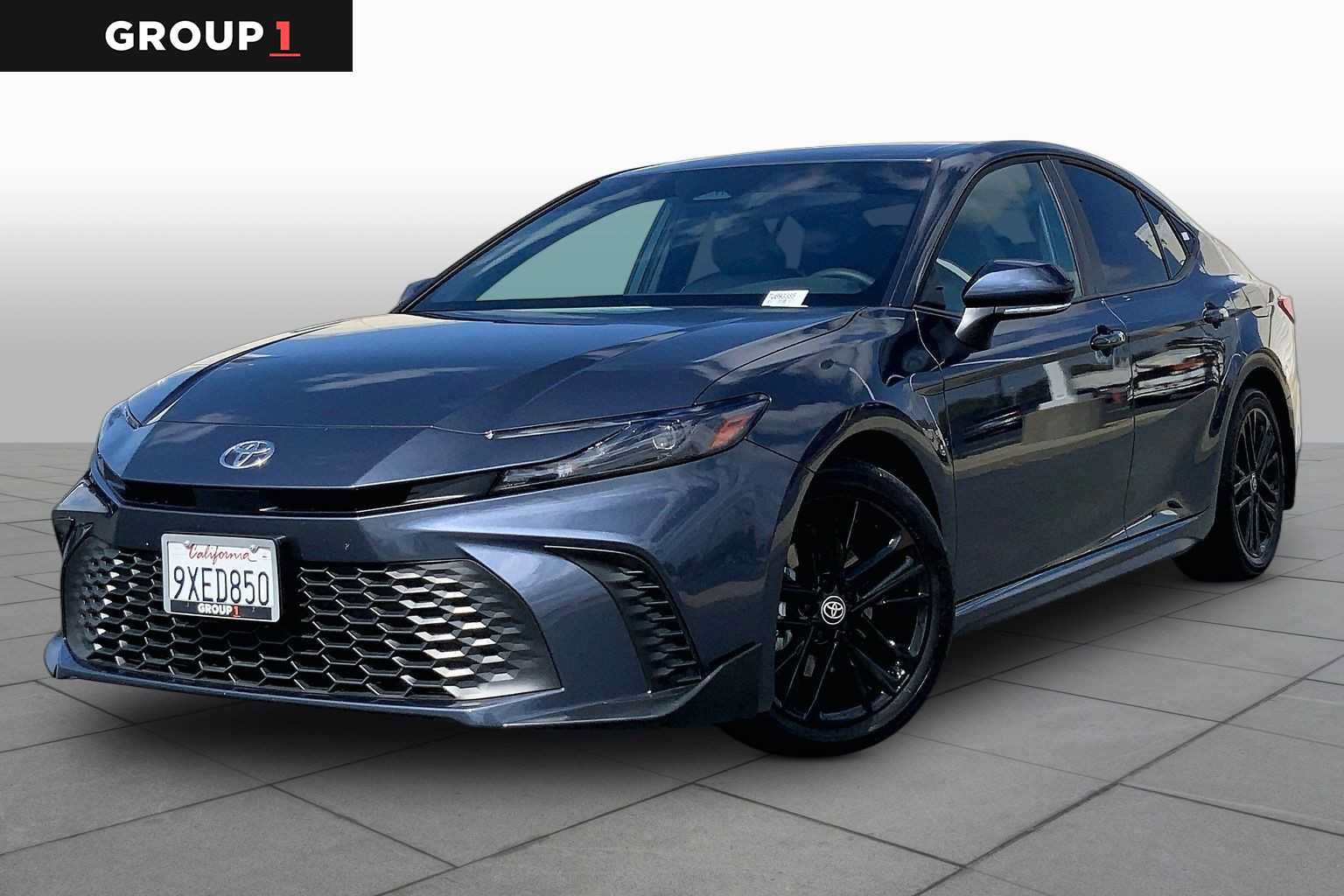 Used 2026 Toyota Camry SE FWD image 1