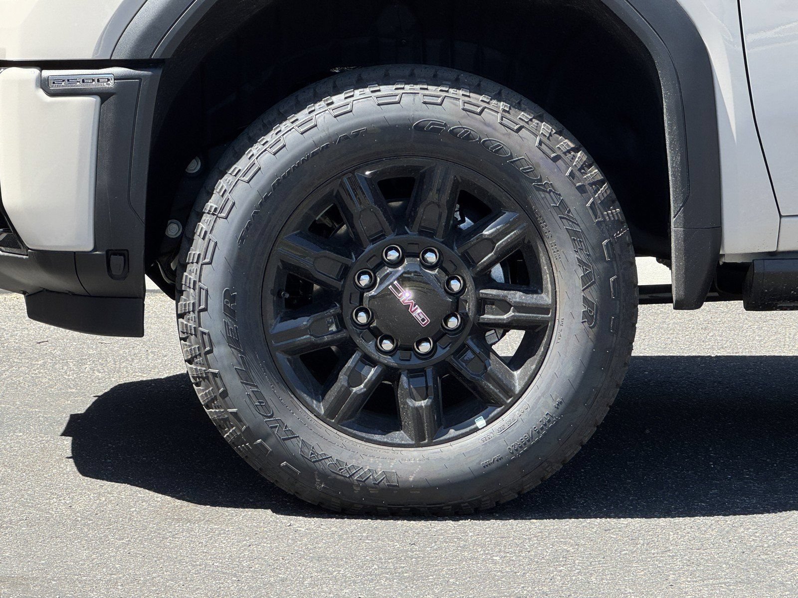 New 2026 GMC Sierra 2500 AT4 w/ AT4 Premium Plus Package AWD/4WD image 24