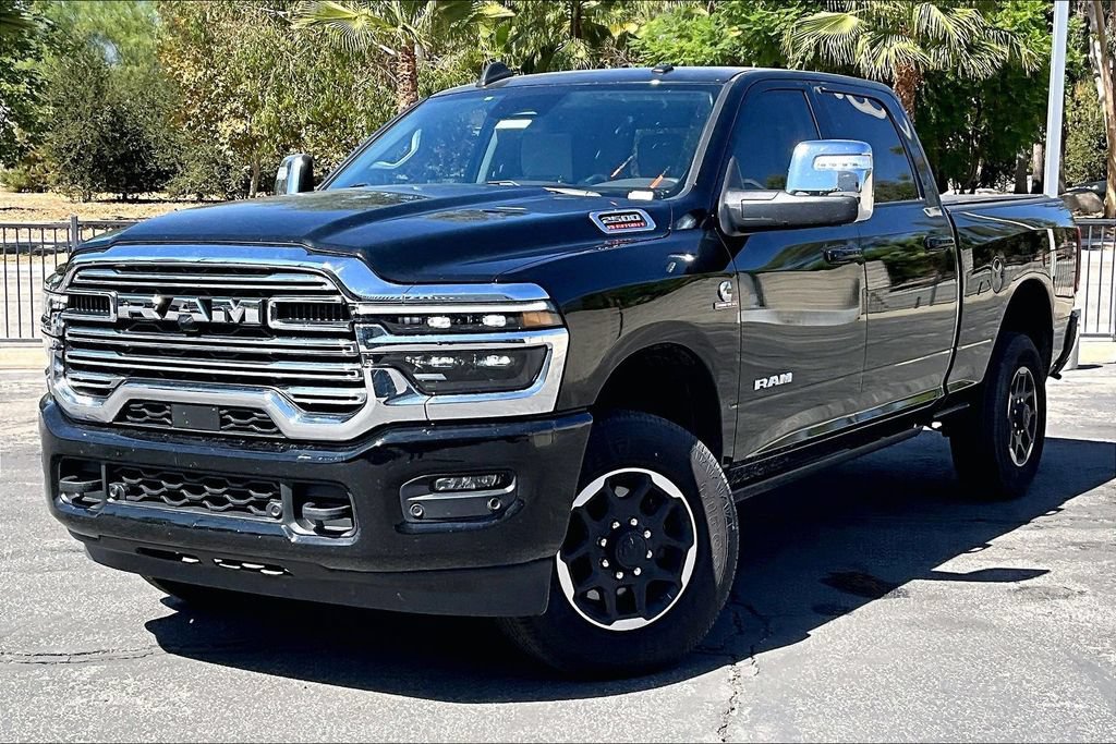 Used 2025 RAM 2500 Laramie AWD/4WD image 2