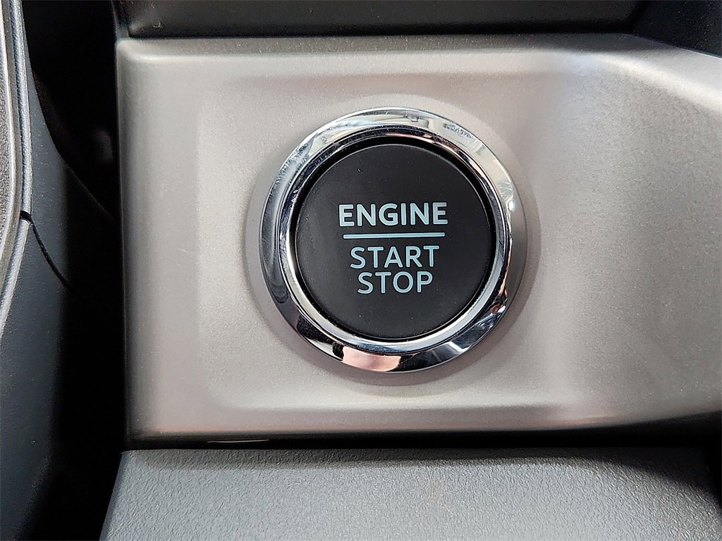 New 2025 Ford F250 XLT w/ Black Appearance Package image 23