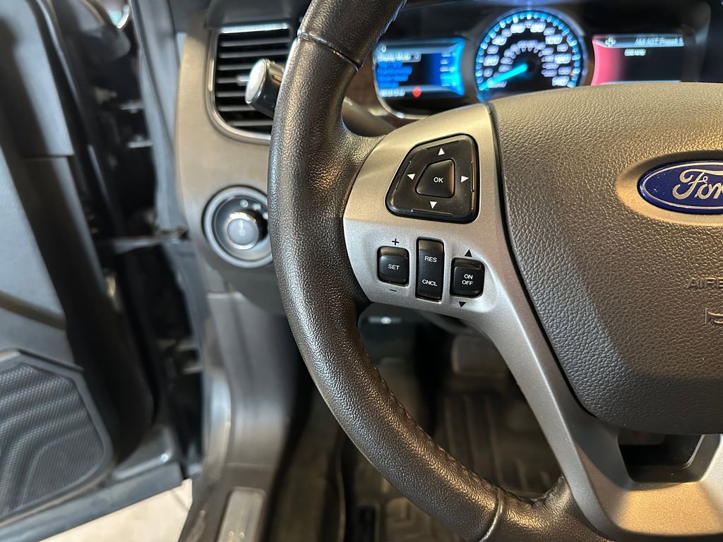 Used 2018 Ford Taurus Limited FWD image 11