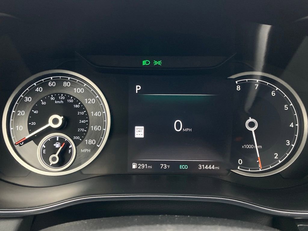 Used 2025 Genesis G70 2.5T image 16