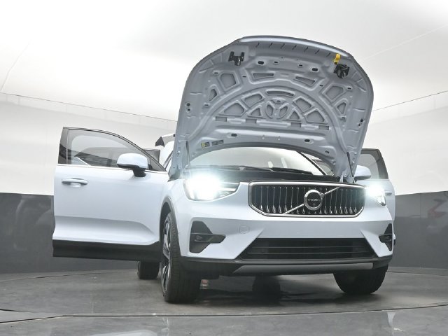 Used 2024 Volvo XC40 B5 Ultimate AWD/4WD image 45