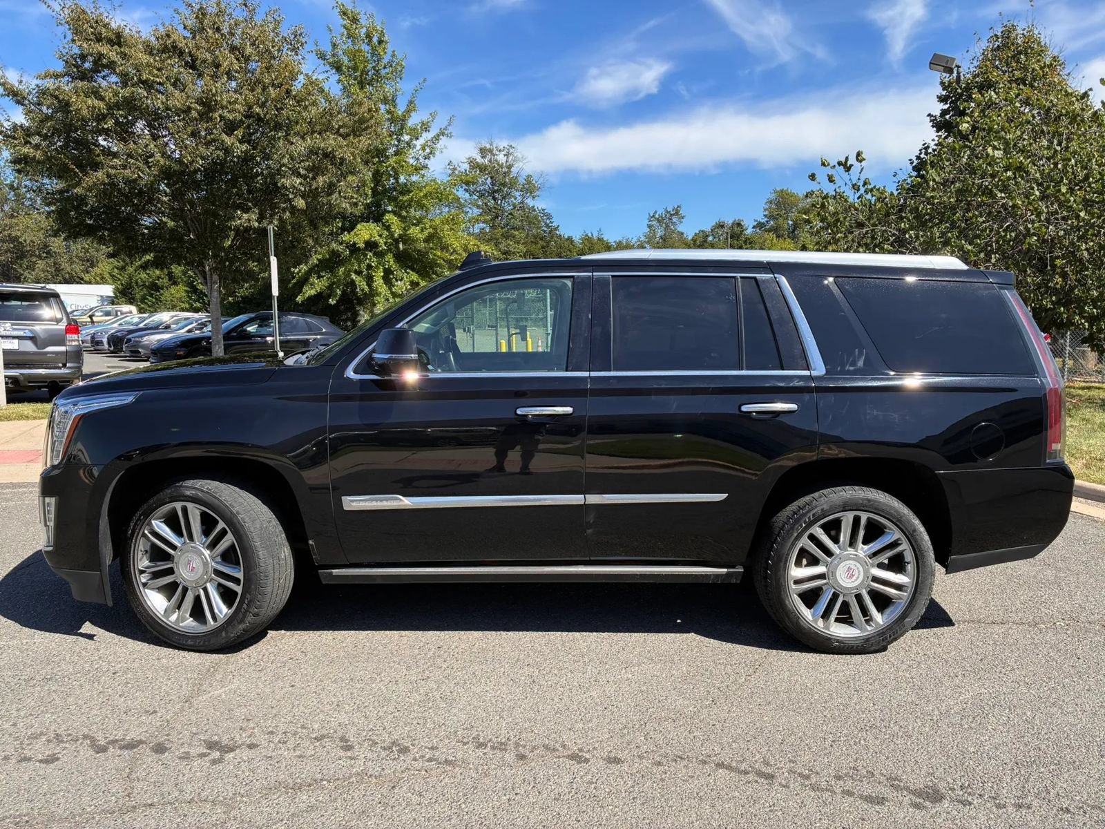 Used 2015 Cadillac Escalade Premium AWD/4WD image 3