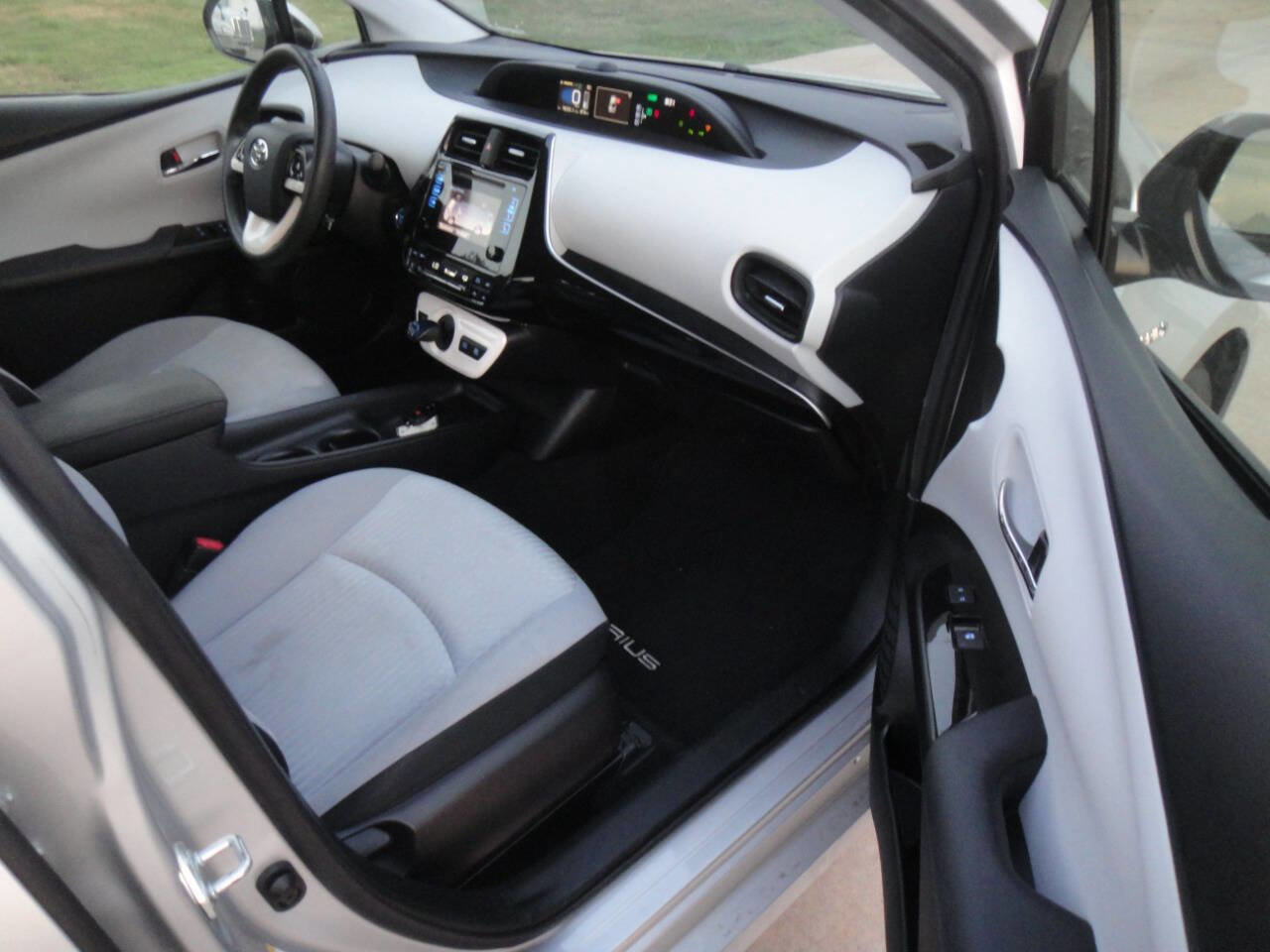 Used 2018 Toyota Prius Two w/ Prius Two Safety Plus Package image 10