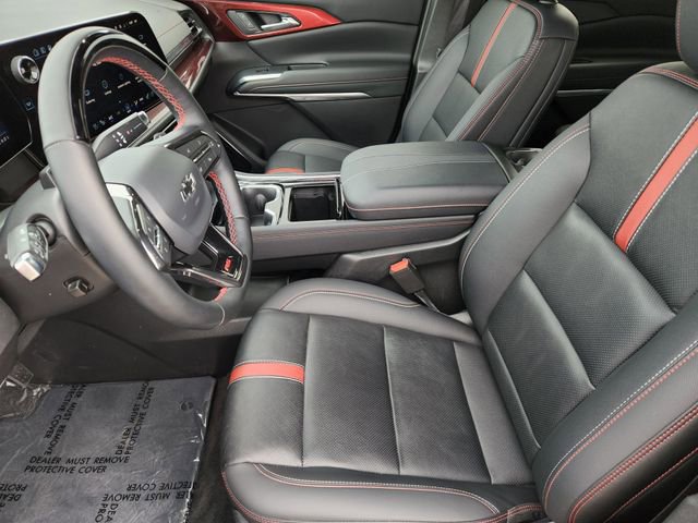 Used 2025 Chevrolet Traverse RS image 14