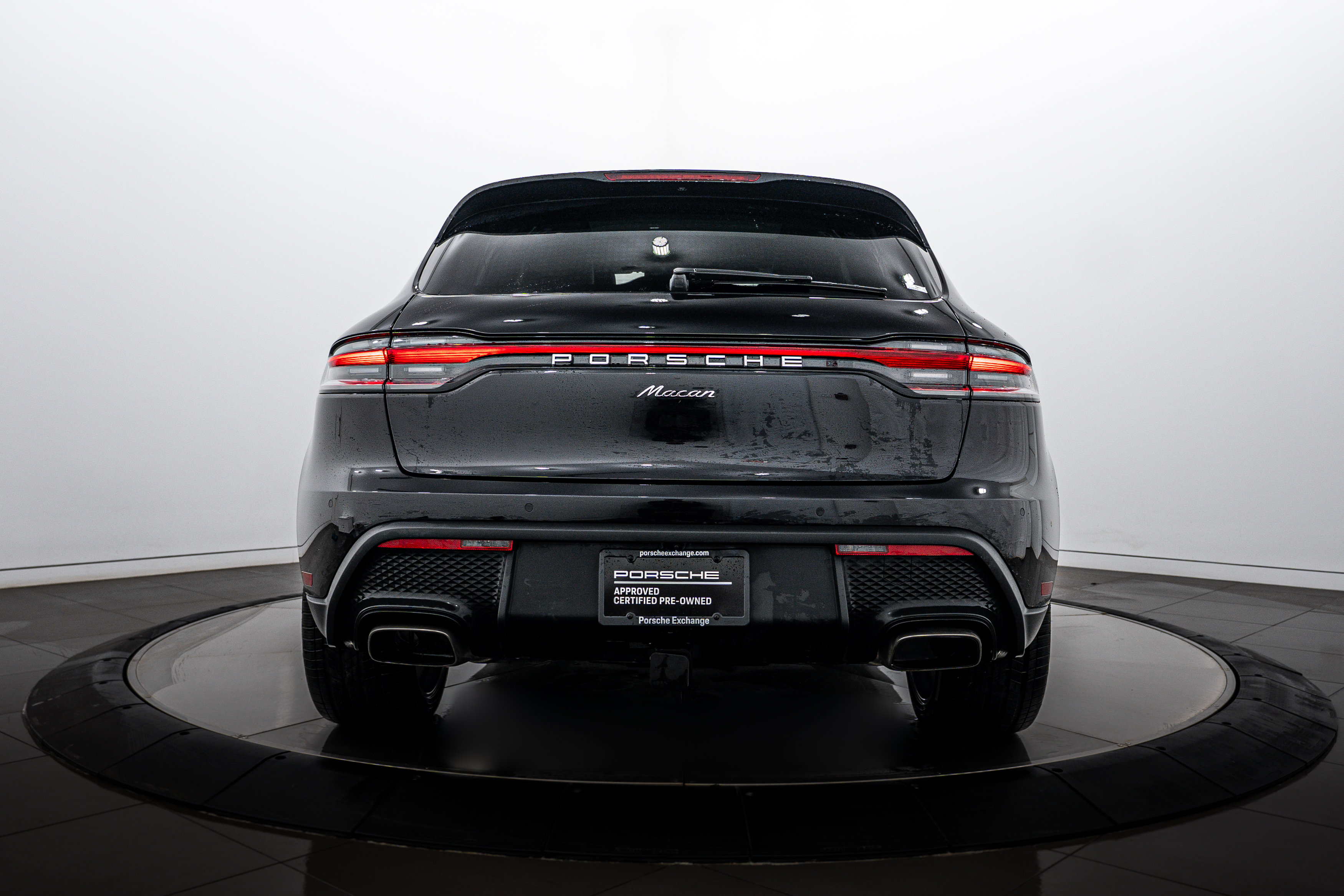 Certified 2026 Porsche Macan AWD/4WD image 6