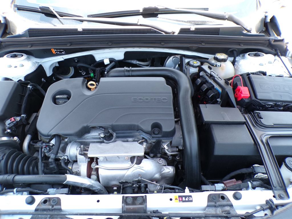 Used 2020 Chevrolet Malibu LT FWD image 32