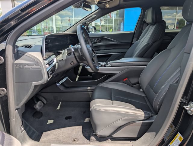 Used 2024 Cadillac Lyriq Luxury AWD/4WD image 10