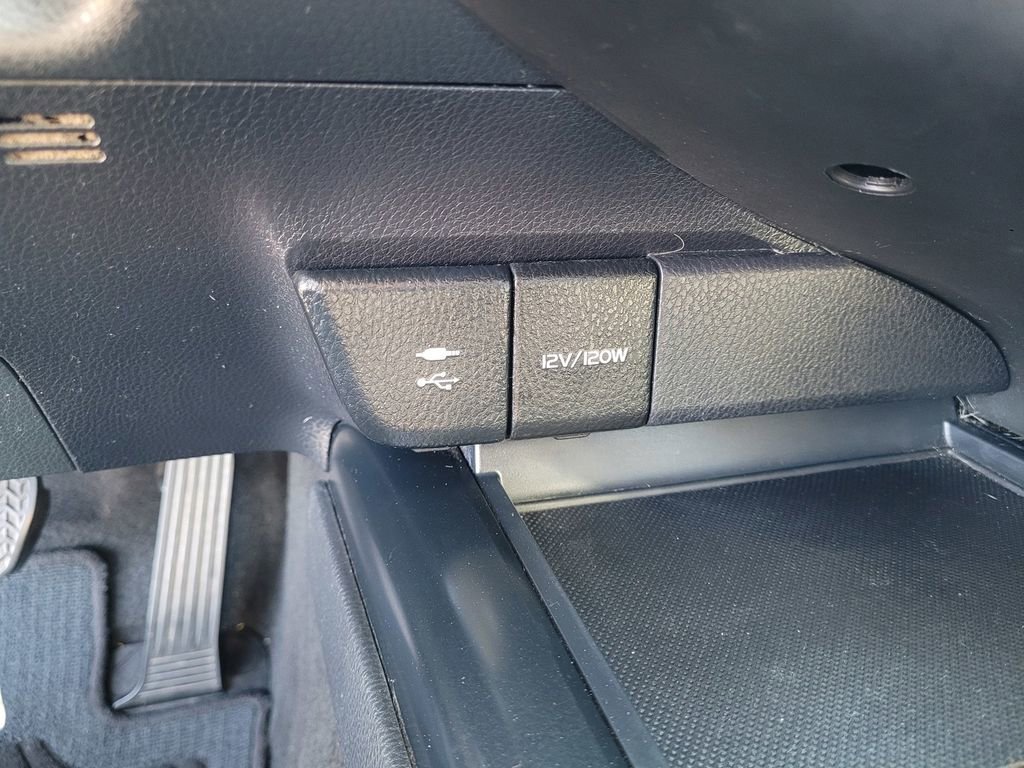 Used 2022 Toyota Camry SE FWD image 14