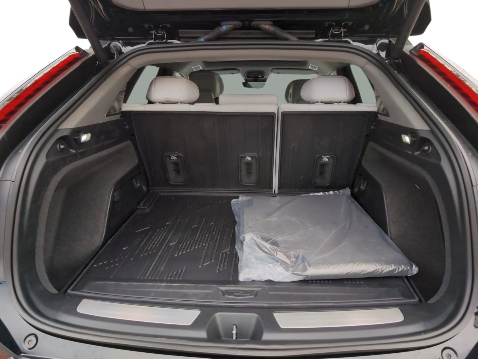 New 2025 Cadillac Optiq Sport 1 w/ LPO, Floor Liner Package image 30