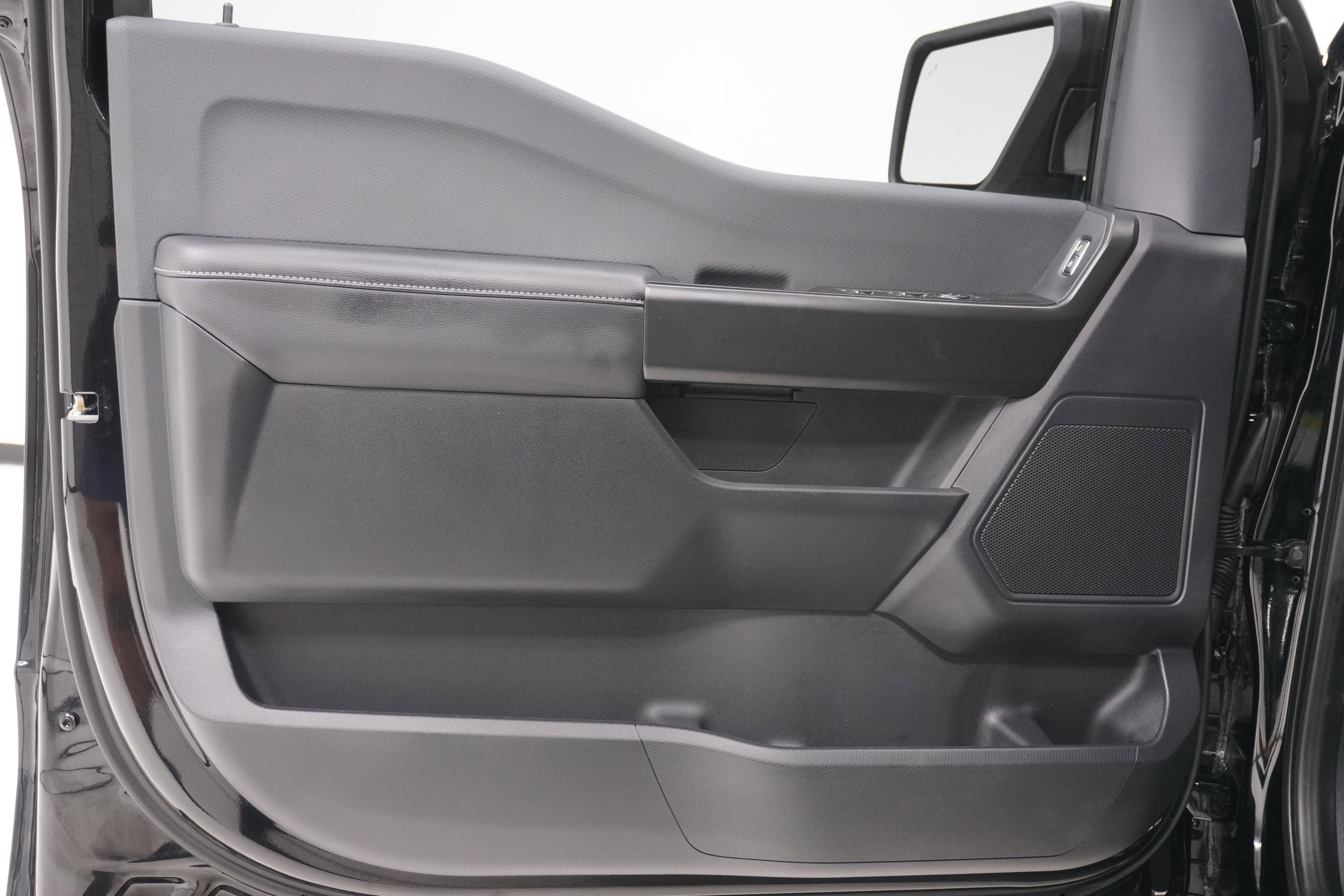 Used 2025 Ford F150 STX w/ Equipment Group 200A image 14