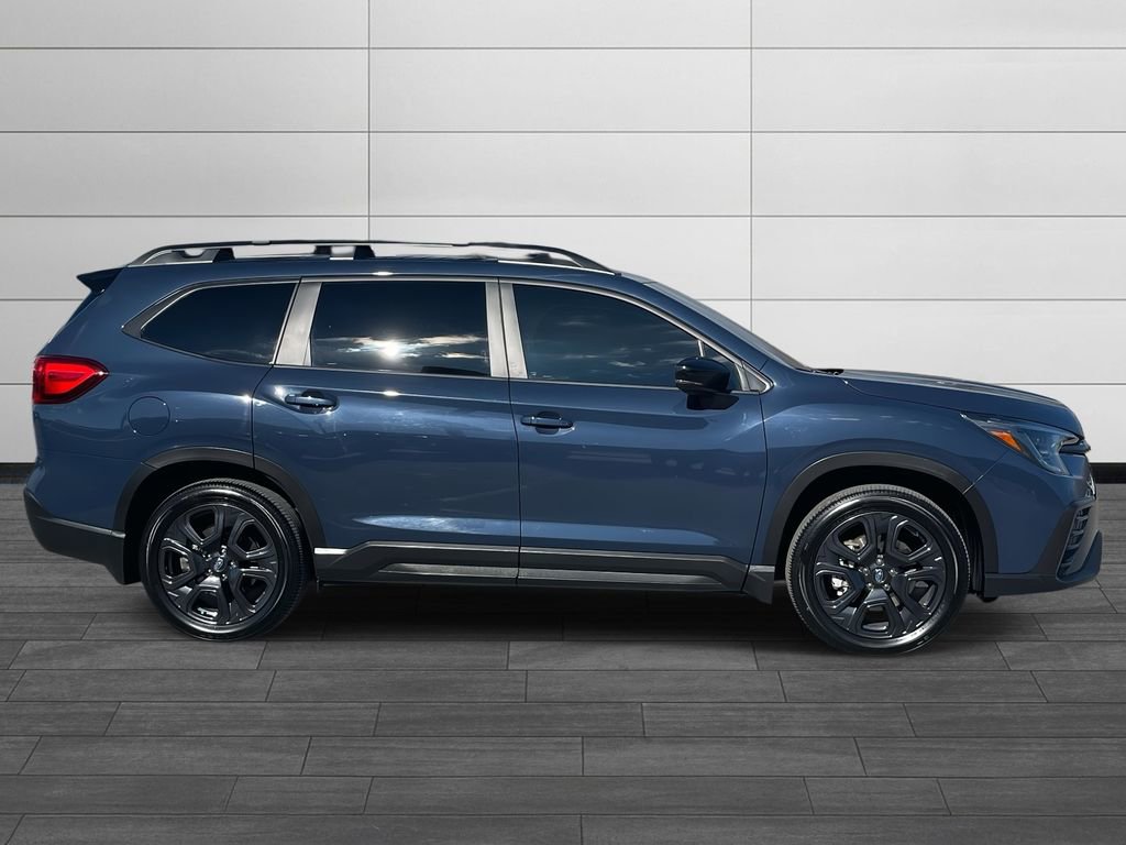 Used 2025 Subaru Ascent Onyx Edition w/ Onyx Package image 2