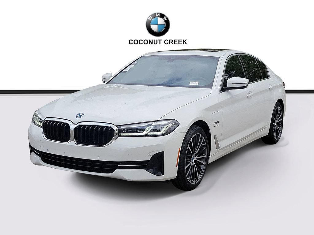 Used 2023 BMW 530e xDrive w/ Premium Package AWD/4WD image 2