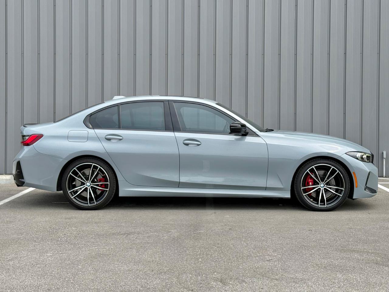 Used 2023 BMW 330i Sedan w/ M Sport Package RWD image 4