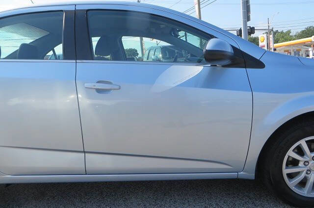 Used 2017 Chevrolet Sonic LT w/ Convenience Package image 20