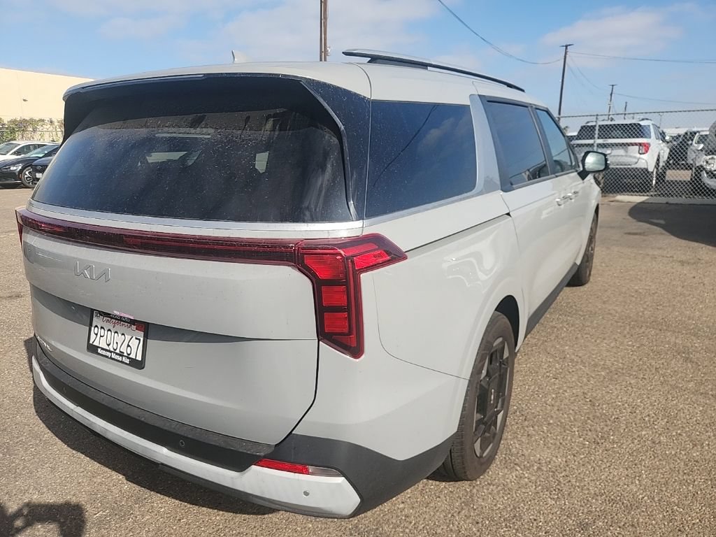 Certified 2025 Kia Carnival EX FWD image 13