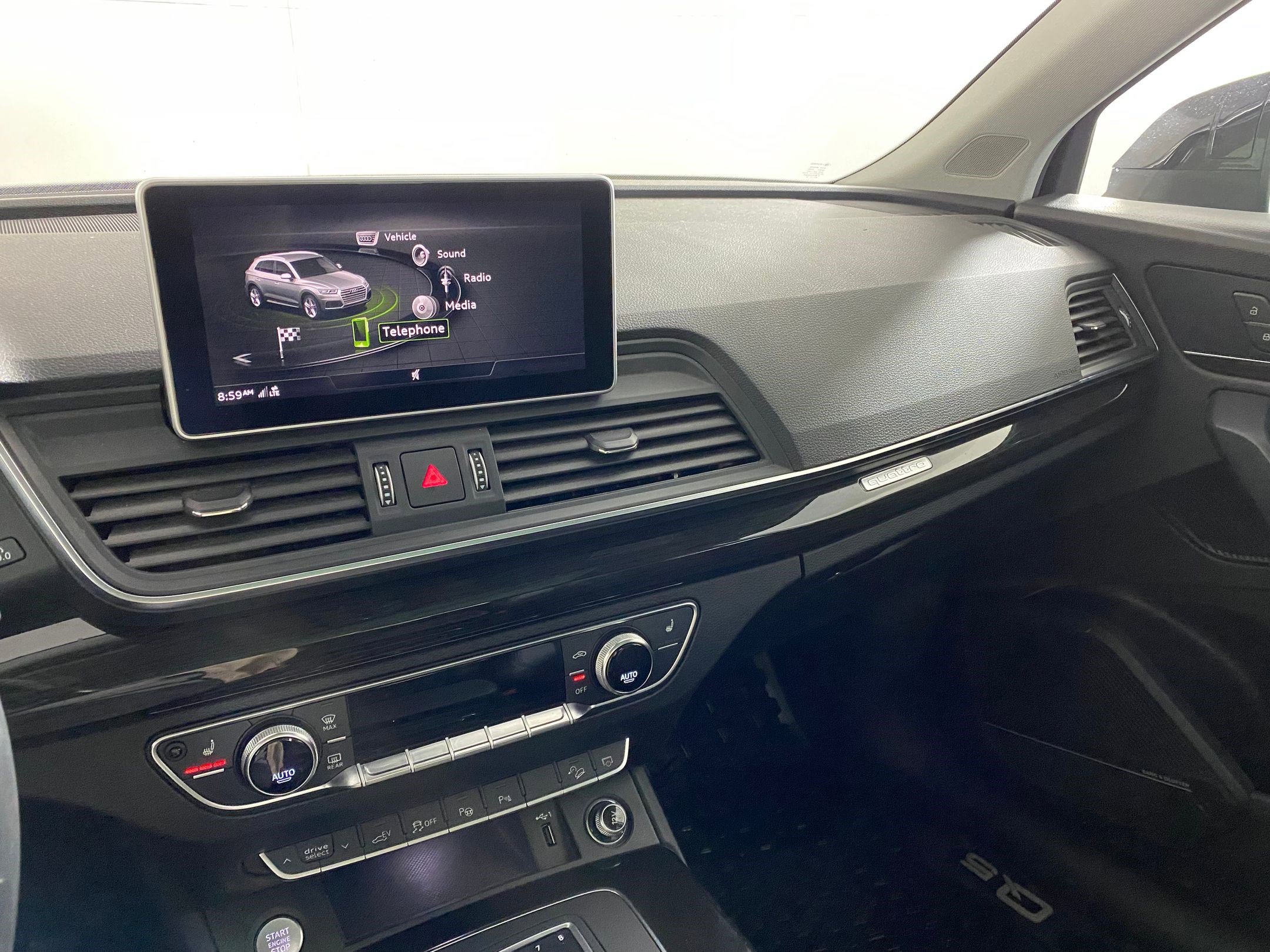 Used 2020 Audi Q5 e Prestige image 25