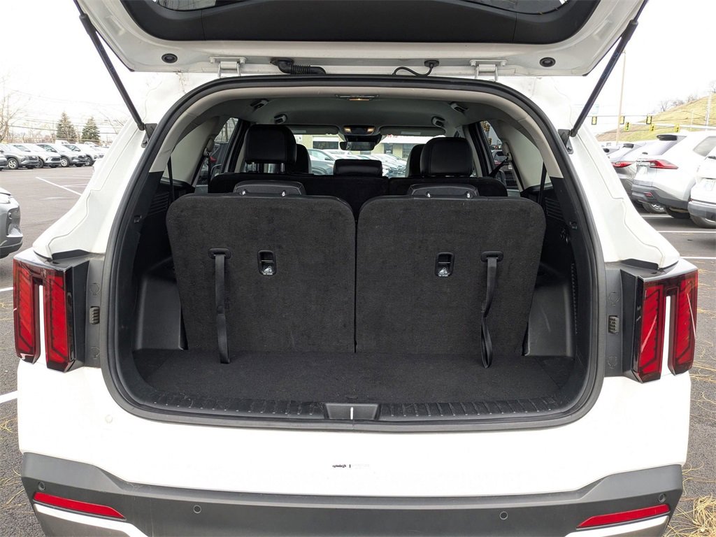 Used 2024 Kia Sorento S image 38